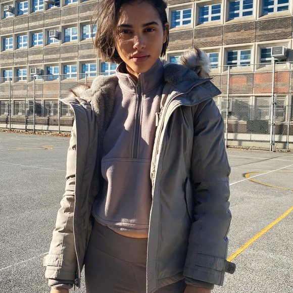 Nwot Aritzia Tna Summit Short Parka 